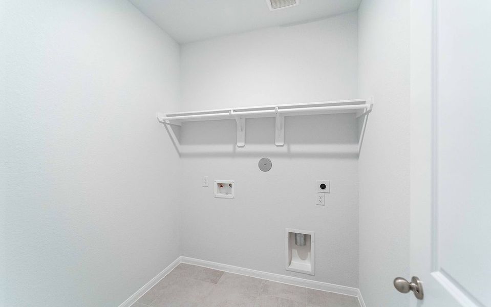 Spacious, unfurnished interior of a new home in Cielo, Conroe (Image 18).