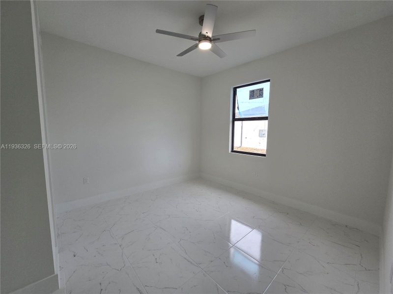 Spacious, unfurnished interior of a new home in , Lehigh Acres (Image 18).