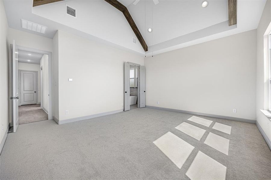 Spacious, unfurnished interior of a new home in Waterfall Ranch - 1 Acre Lots, Waxahachie (Image 27). Spacious, unfurnished interior of a new home in Waterfall Ranch - 1 Acre Lots, Waxahachie (Image 27).