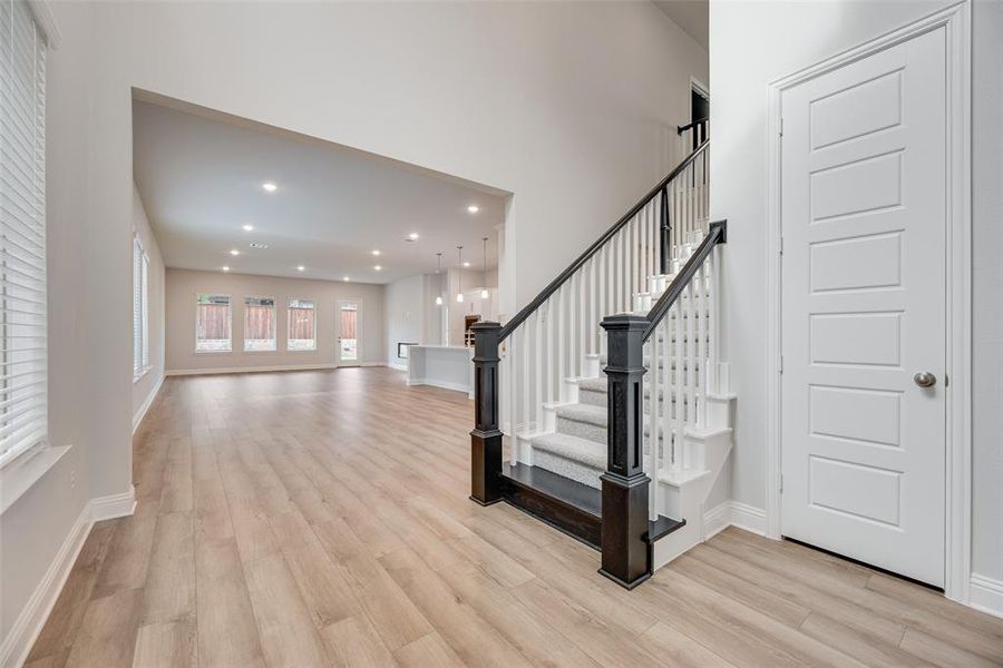 Image 33 of a home in Bayside.