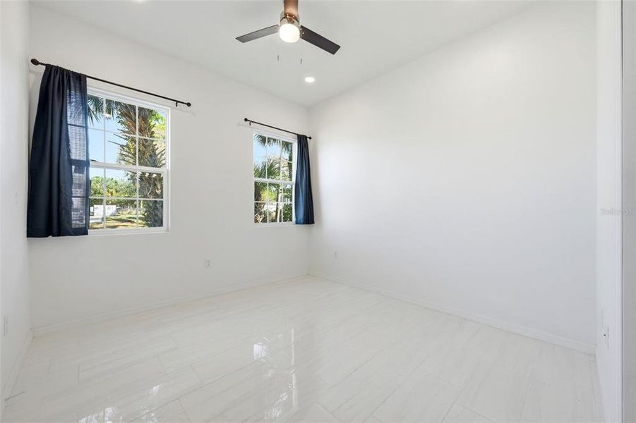 Spacious, unfurnished interior of a new home in , Eustis (Image 10).