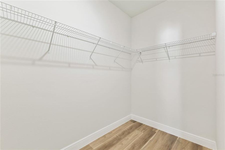 Spacious, unfurnished interior of a new home in , Ocala (Image 10).