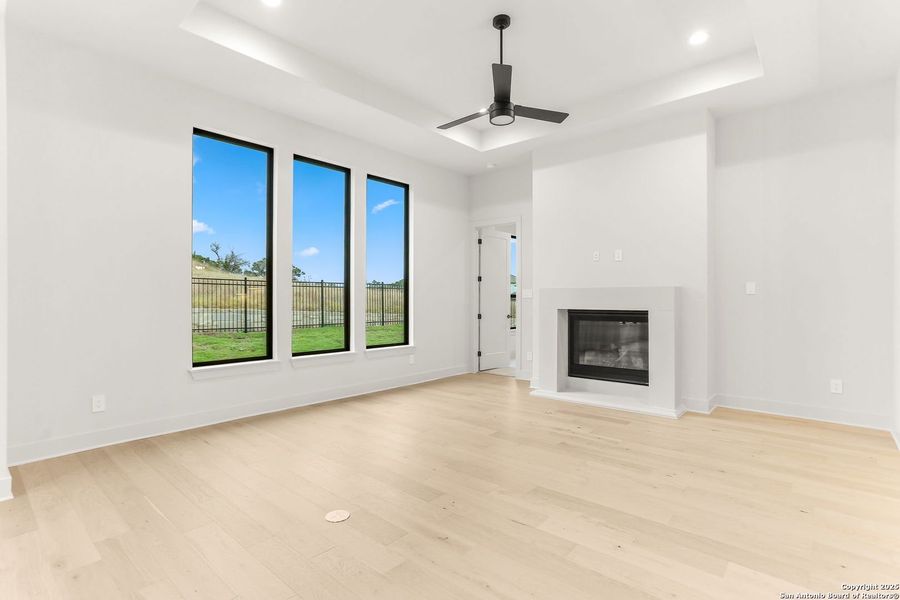 Spacious, unfurnished interior of a new home in Esperanza - 70', Boerne (Image 18).