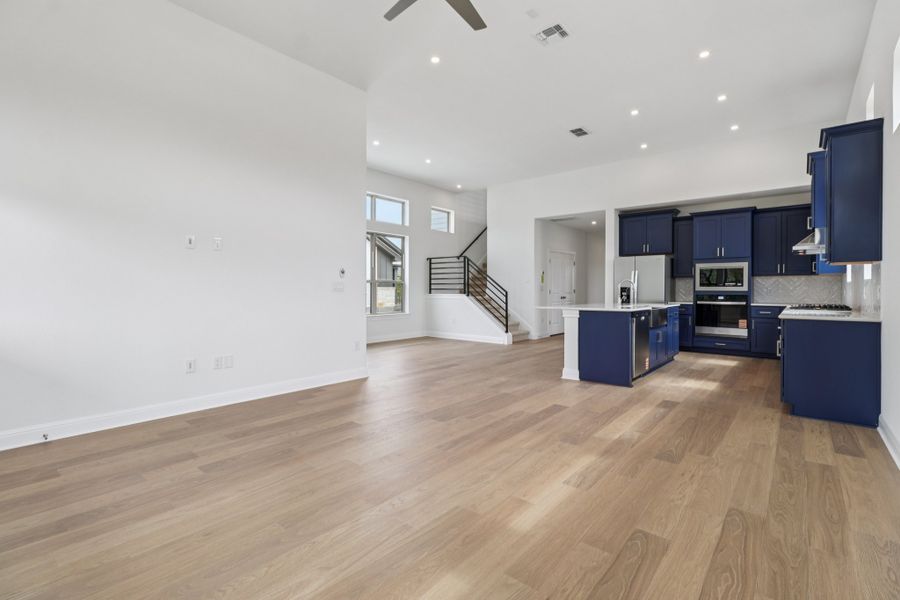 Spacious, unfurnished interior of a new home in Sage Hollow, Kyle (Image 9).