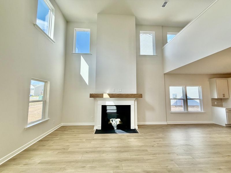 Spacious, unfurnished interior of a new home in , Summerville (Image 21).