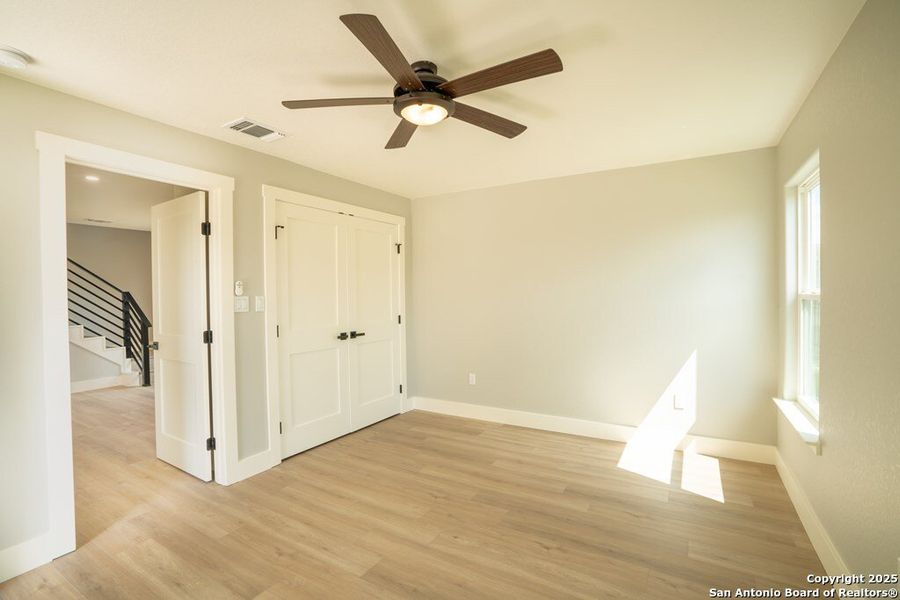 Spacious, unfurnished interior of a new home in , Kerrville (Image 16).