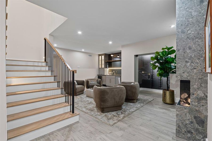 Furnished interior view inside a new home in , Dallas (Image 33). Furnished interior view inside a new home in , Dallas (Image 33).