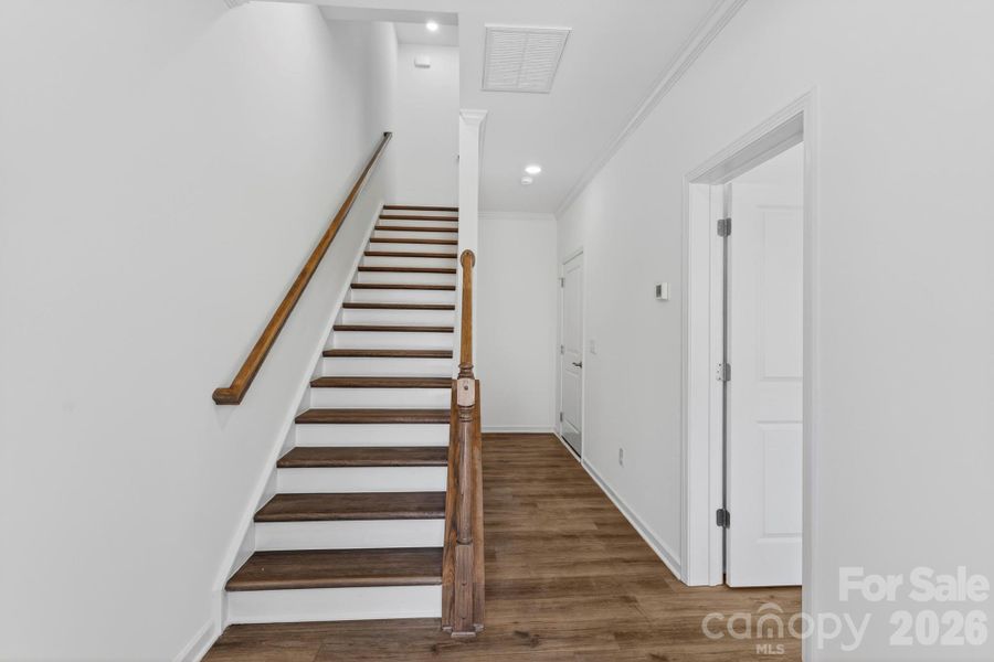 1st floor foyer