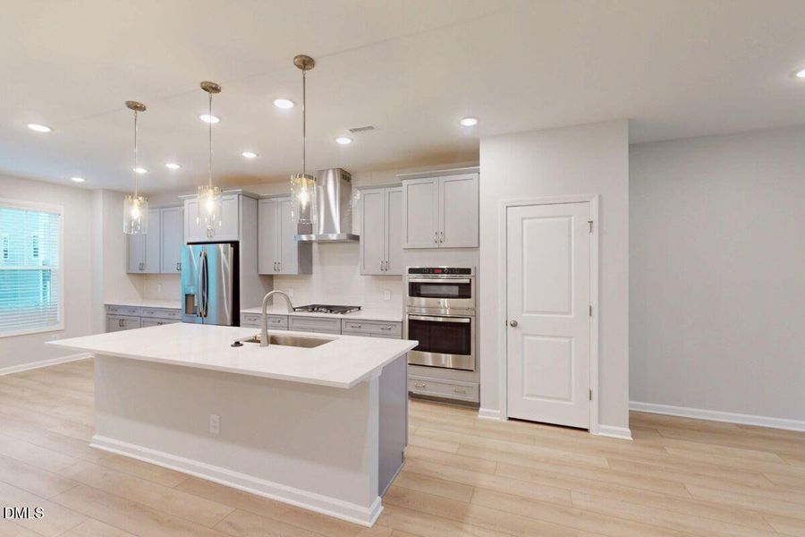 3986898_50034 3986898_50034