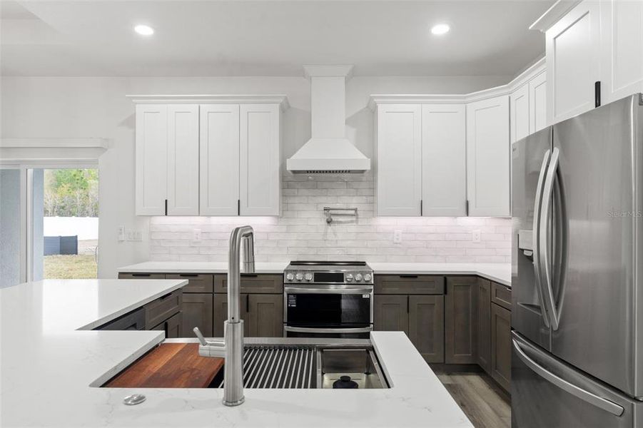Furnished interior view inside a new home in , Spring Hill (Image 9).