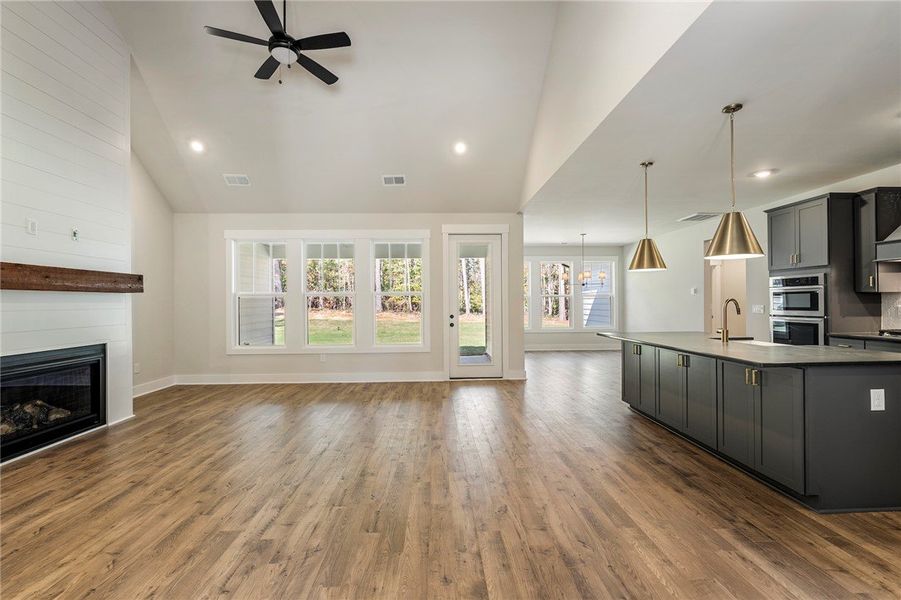 Spacious, unfurnished interior of a new home in Anderson County Homes, Belton (Image 13).