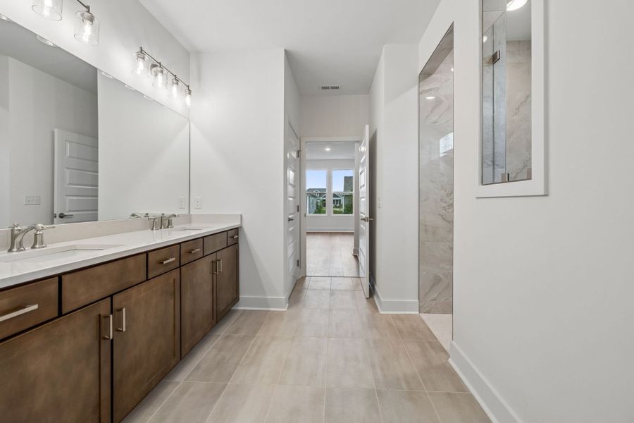 Furnished interior view inside a new home in Del Webb Barton Village, Lebanon (Image 42).