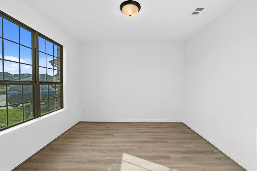 Spacious, unfurnished interior of a new home in Brookewater, Rosenberg (Image 33).