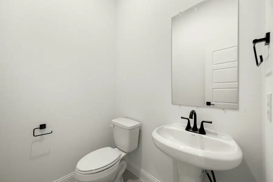 Furnished interior view inside a new home in Kentsdale Farms, DeSoto (Image 14).