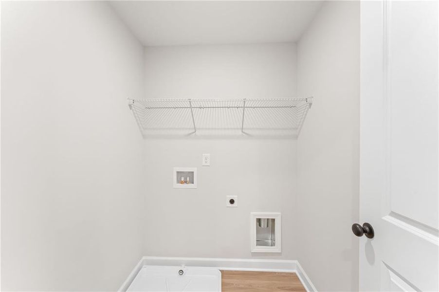 Spacious, unfurnished interior of a new home in Bluffs at Bells Ferry, Marietta (Image 20).