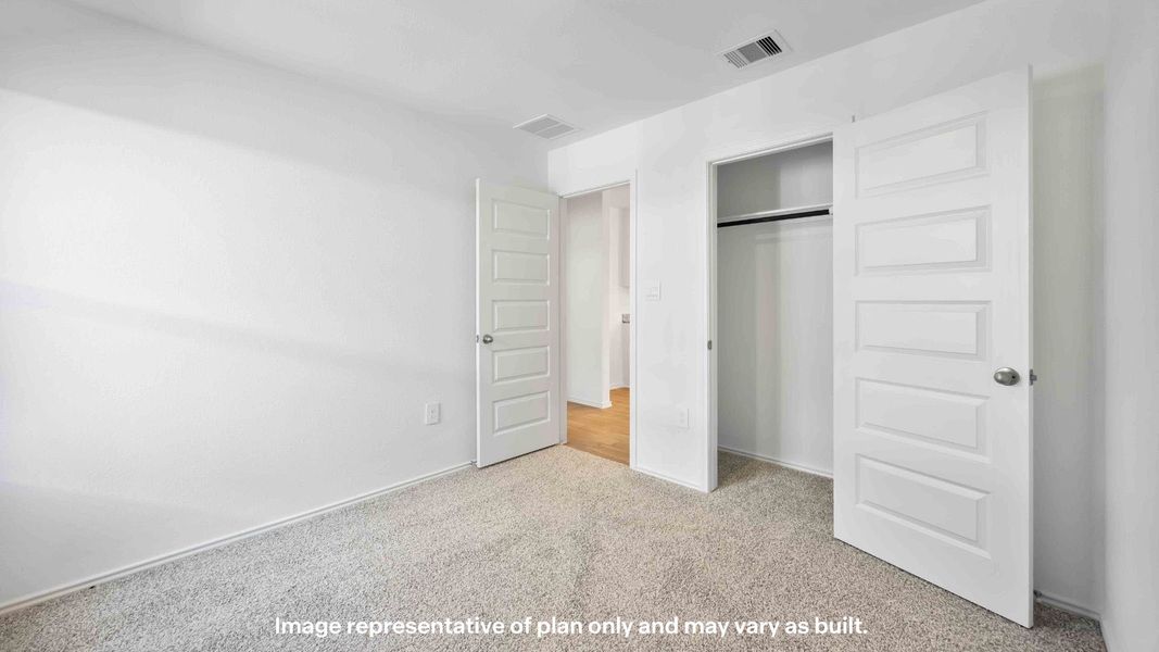 Spacious, unfurnished interior of a new home in Terra Vista, Lubbock (Image 17).