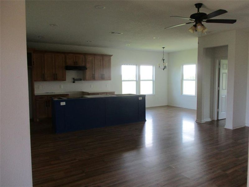Spacious, unfurnished interior of a new home in , Kaufman (Image 17).