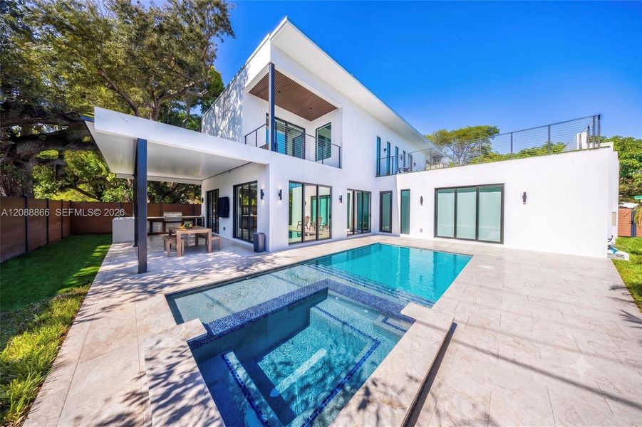Exterior details and patio area of a home in , Miami (Image 21).