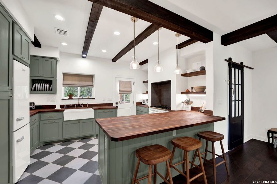 Furnished interior view inside a new home in , Bandera (Image 5).