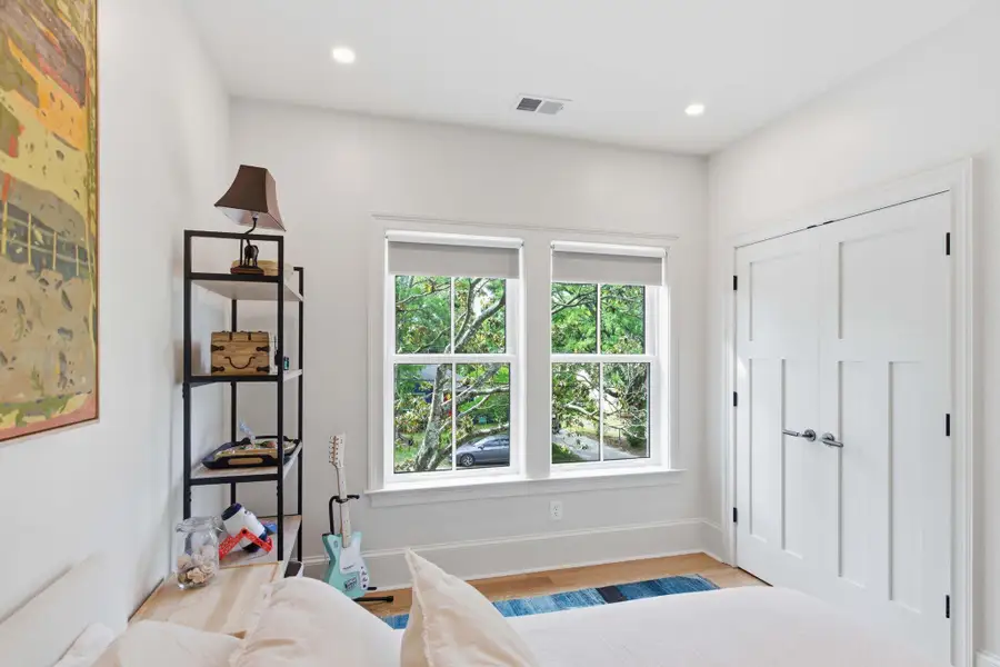 Image 38 of a home in .