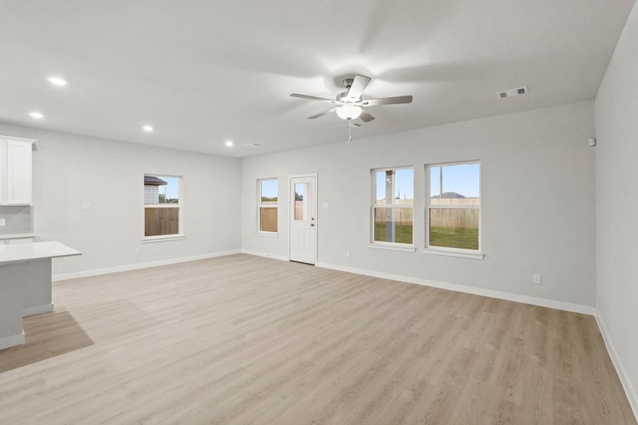 Spacious, unfurnished interior of a new home in Bayou Bend, Angleton (Image 18). Spacious, unfurnished interior of a new home in Bayou Bend, Angleton (Image 18).