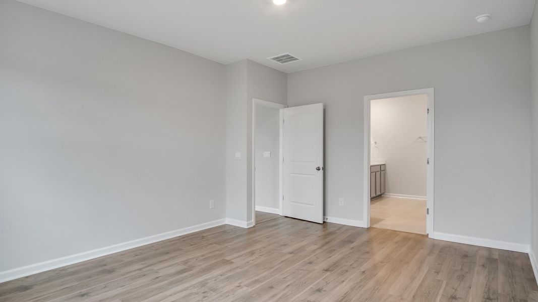 Spacious, unfurnished interior of a new home in Legacy Farms, White House (Image 16).