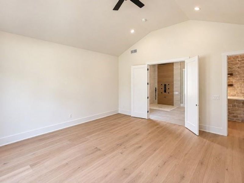 Spacious, unfurnished interior of a new home in , Bethlehem (Image 19).