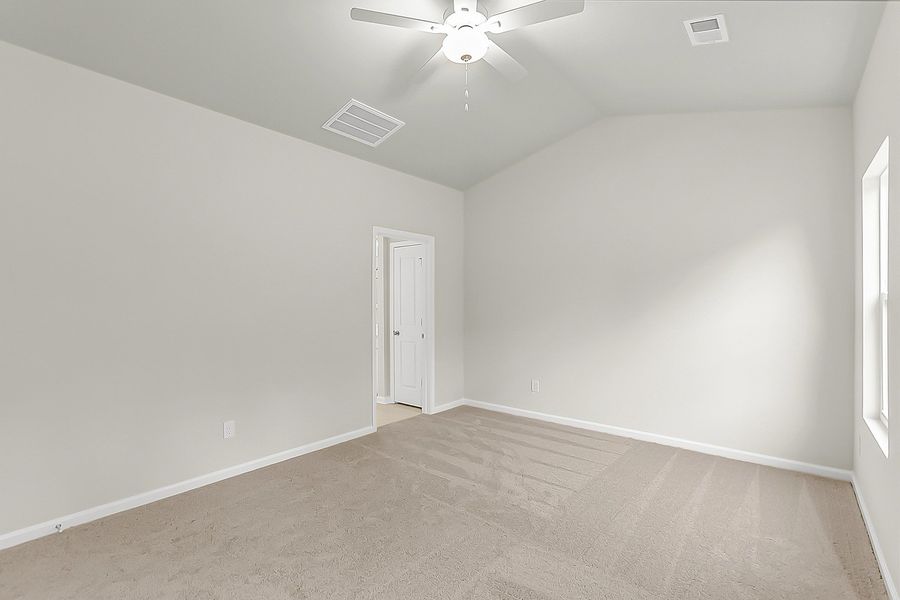 Spacious, unfurnished interior of a new home in Fairway Woods at Wyboo, Manning (Image 28).
