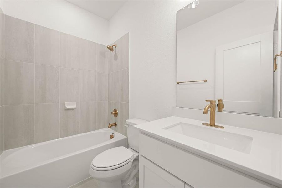 8_433 Wabash- Bathroom-1 8_433 Wabash- Bathroom-1