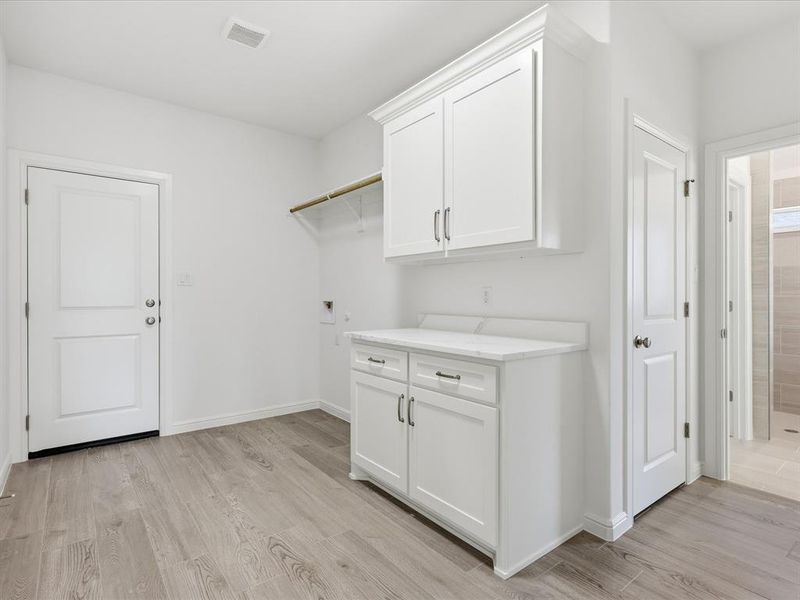 Furnished interior view inside a new home in , Granbury (Image 5).