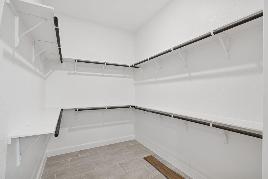 Spacious, unfurnished interior of a new home in Kresston - Enclave Collection, Magnolia (Image 32).