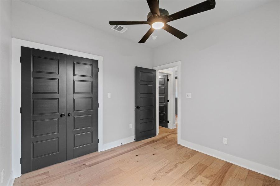 Spacious, unfurnished interior of a new home in , Granbury (Image 33). Spacious, unfurnished interior of a new home in , Granbury (Image 33).