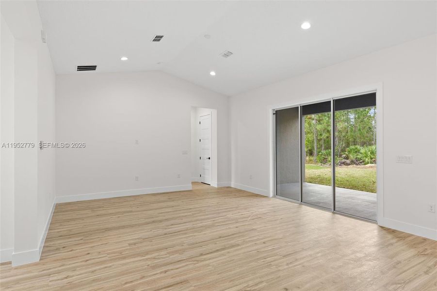 Spacious, unfurnished interior of a new home in , Palm Bay (Image 28). Spacious, unfurnished interior of a new home in , Palm Bay (Image 28).