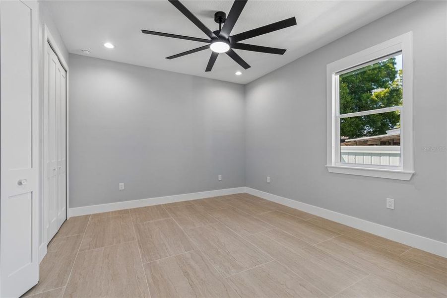 Spacious, unfurnished interior of a new home in , Tampa (Image 58).