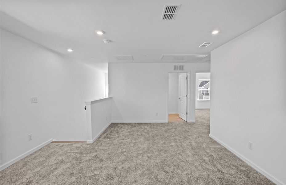 Spacious, unfurnished interior of a new home in Parkside Crossing, Charlotte (Image 15).