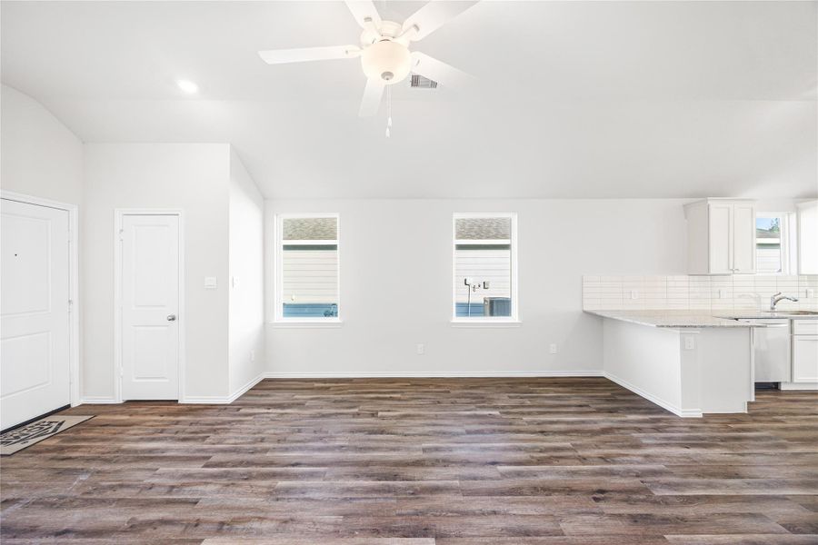 Spacious, unfurnished interior of a new home in Hill & Dale Ranch, Splendora (Image 12). Spacious, unfurnished interior of a new home in Hill & Dale Ranch, Splendora (Image 12).