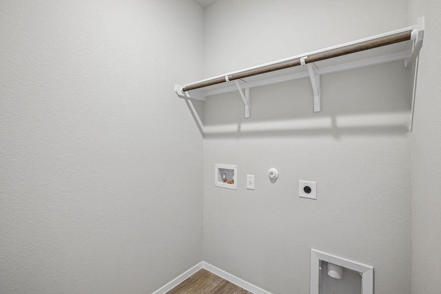 Spacious, unfurnished interior of a new home in Edgebrooke, Pflugerville (Image 35).