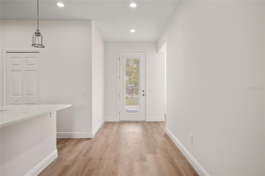 Spacious, unfurnished interior of a new home in , Osteen (Image 23).