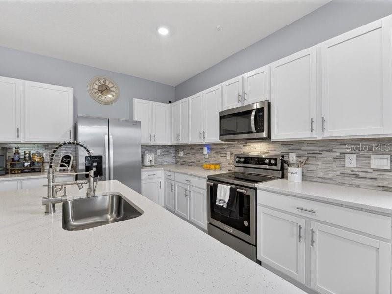 Furnished interior view inside a new home in , Apollo Beach (Image 6).