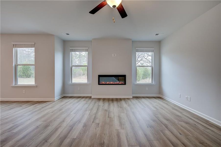 Spacious, unfurnished interior of a new home in Adagio, Dacula (Image 29).