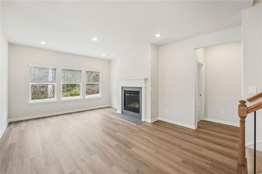 Spacious, unfurnished interior of a new home in Westmont Preserve, Powder Springs (Image 19).