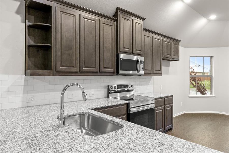 4509 Snakeweed-Kitchen-5