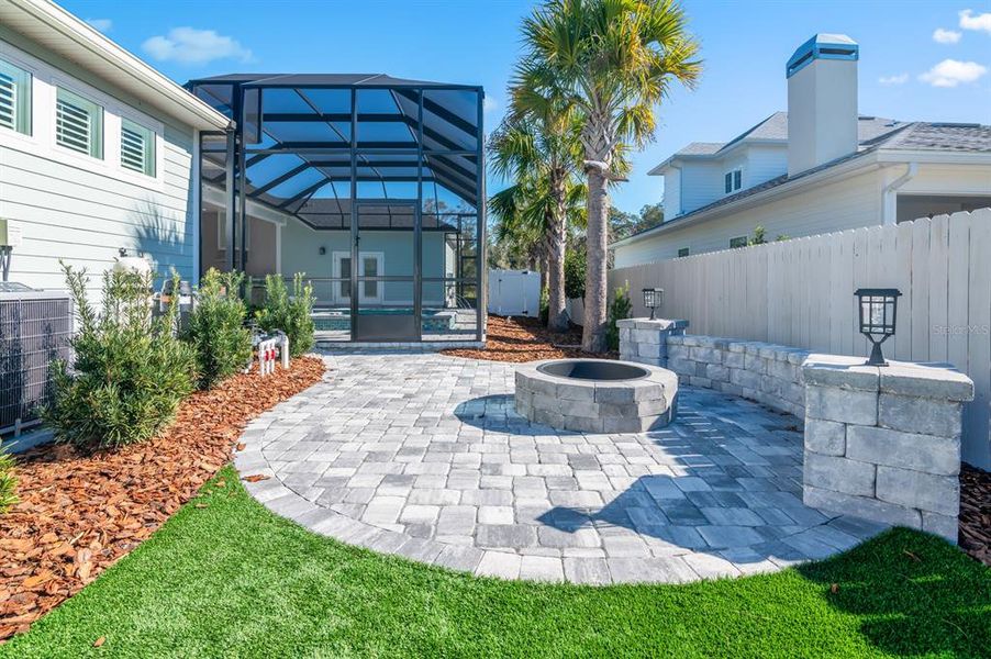 Paver patio w/wood burning fire pit