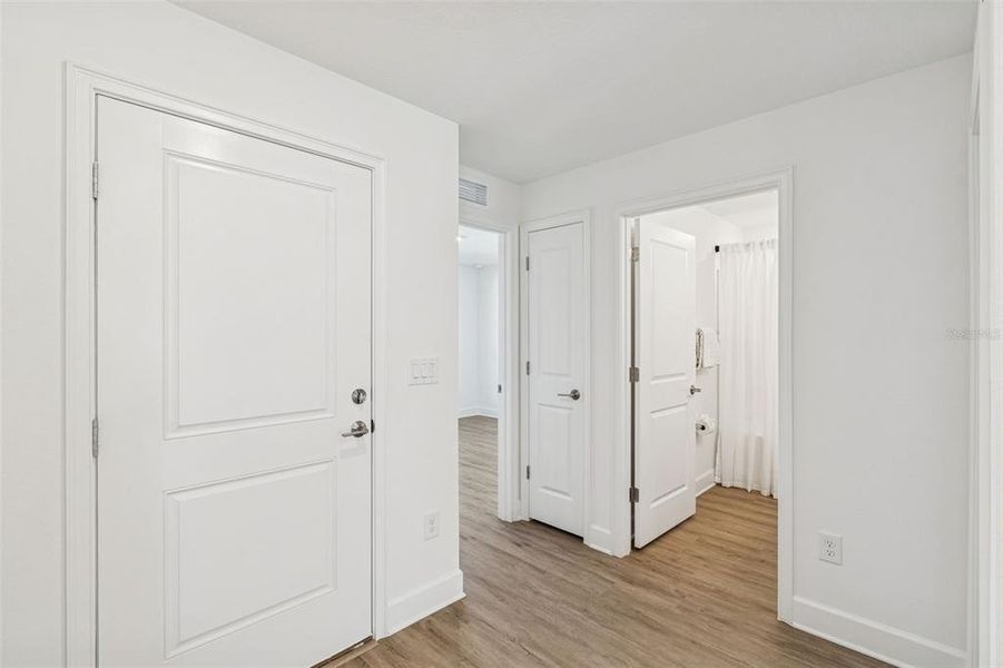 Spacious, unfurnished interior of a new home in , Spring Hill (Image 20).