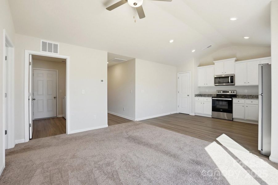 Spacious, unfurnished interior of a new home in Knights Bridge, Richburg (Image 25).