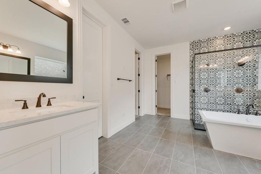 Furnished interior view inside a new home in Dominion of Pleasant Valley, Wylie (Image 16).