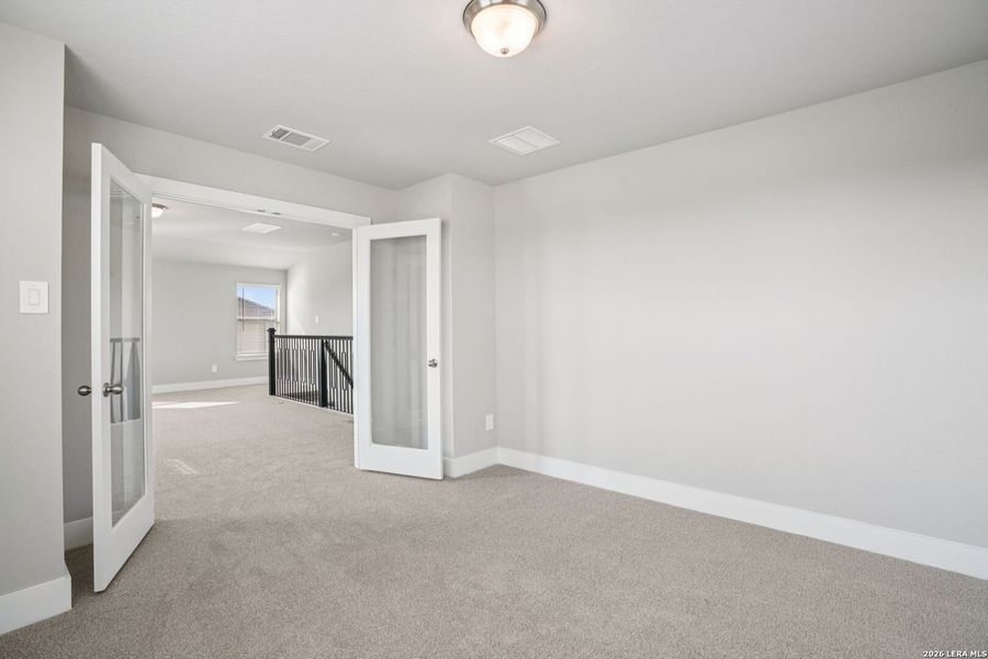 Spacious, unfurnished interior of a new home in Lark Canyon, New Braunfels (Image 41).