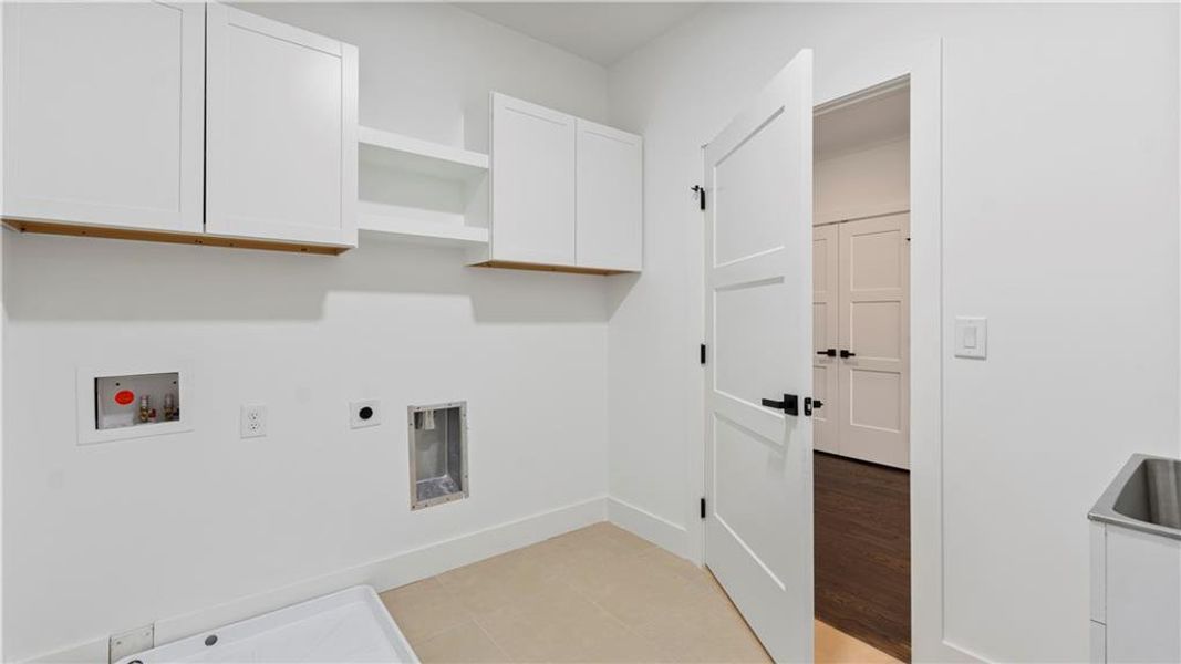 Spacious, unfurnished interior of a new home in , Marietta (Image 49). Spacious, unfurnished interior of a new home in , Marietta (Image 49).