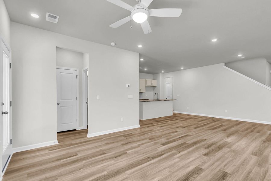 Spacious, unfurnished interior of a new home in Wildcat Chase, Summerville (Image 10).