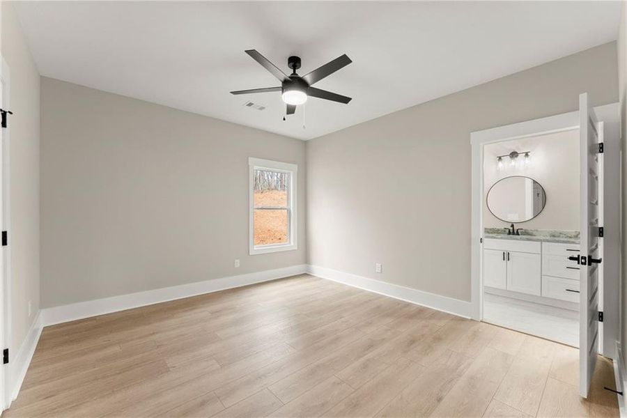 Spacious, unfurnished interior of a new home in , Clarkesville (Image 23).